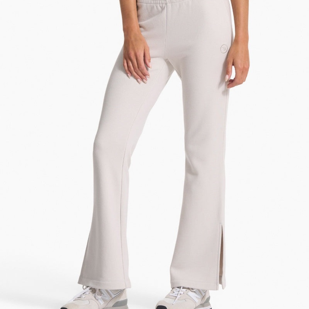 NWT Vuori Sedona Wide Leg Sweat pant.